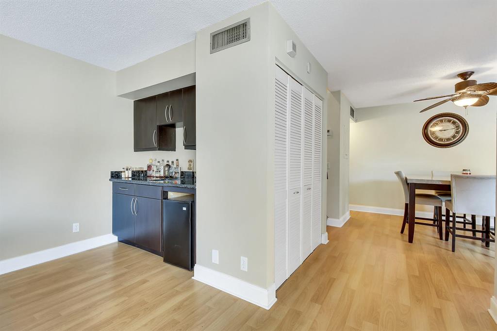 3118 Spanish Wells Drive 15-B