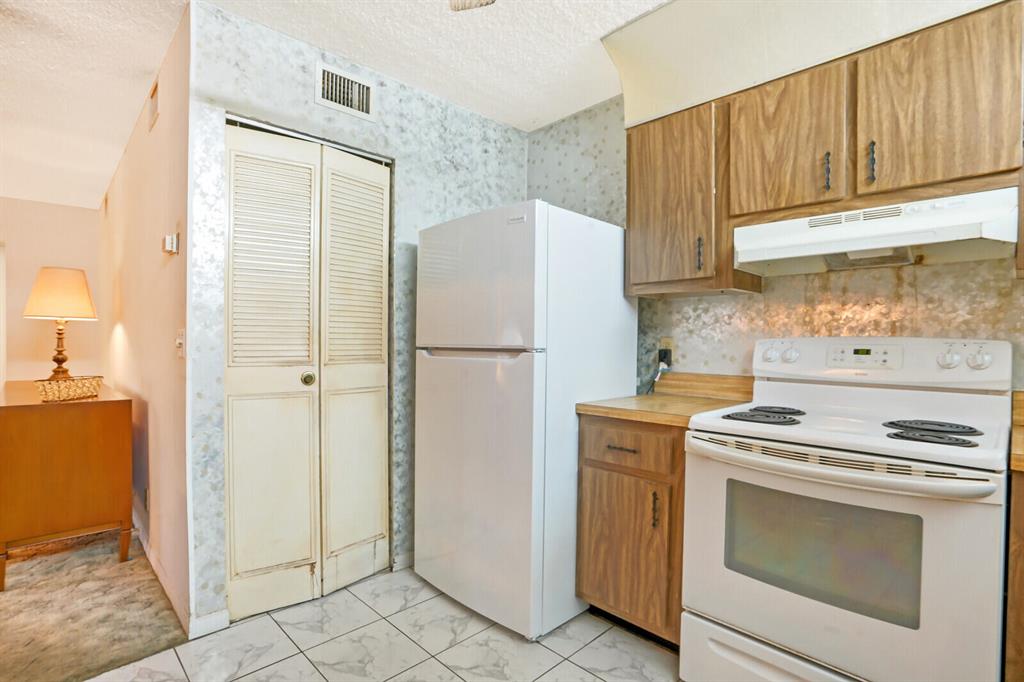 3490 La Jardin Court C-1