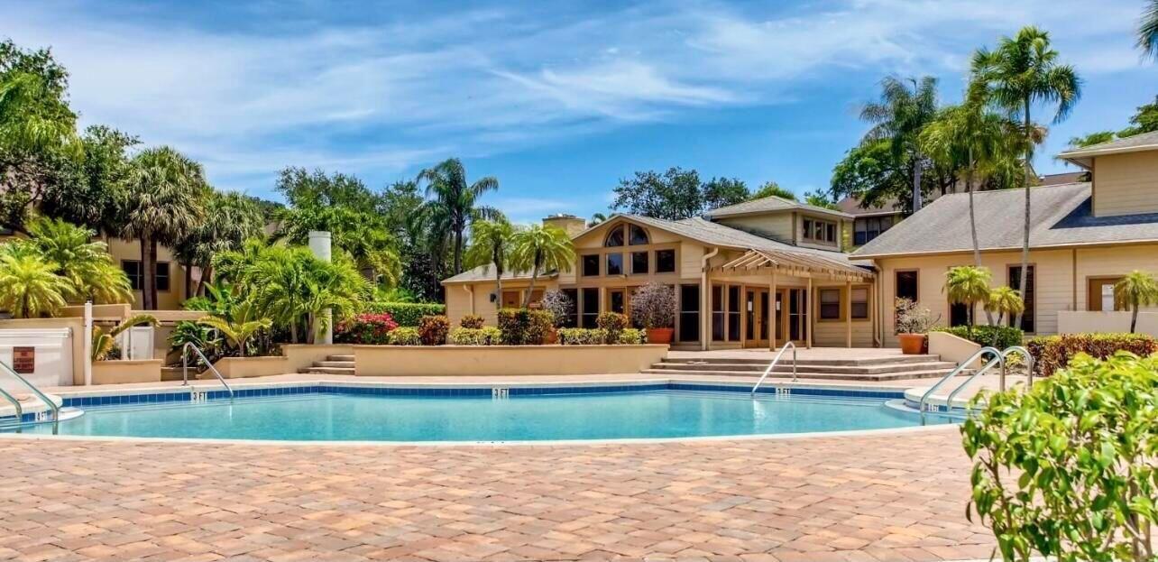 2303 N Congress Avenue 22