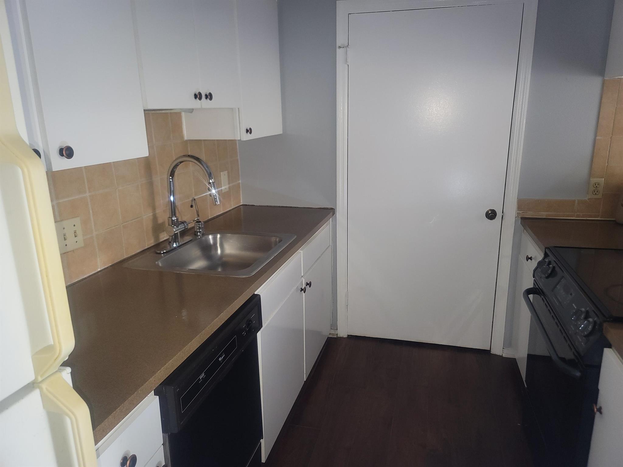 2303 N Congress Avenue 22