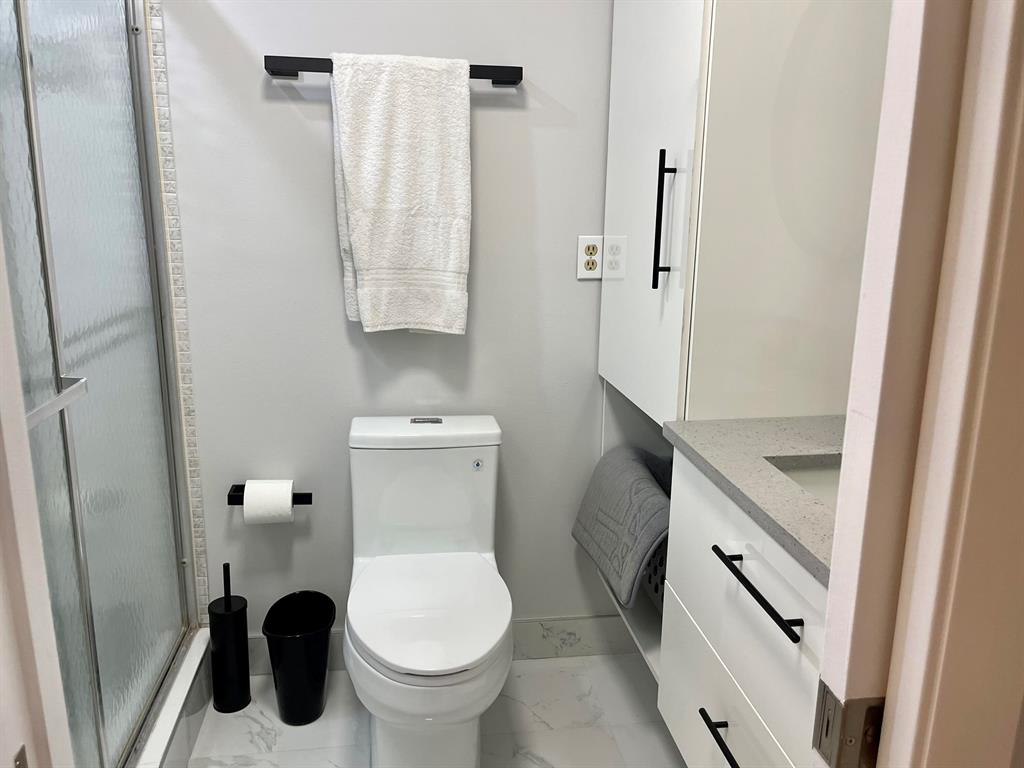 1385 High Point Boulevard W A