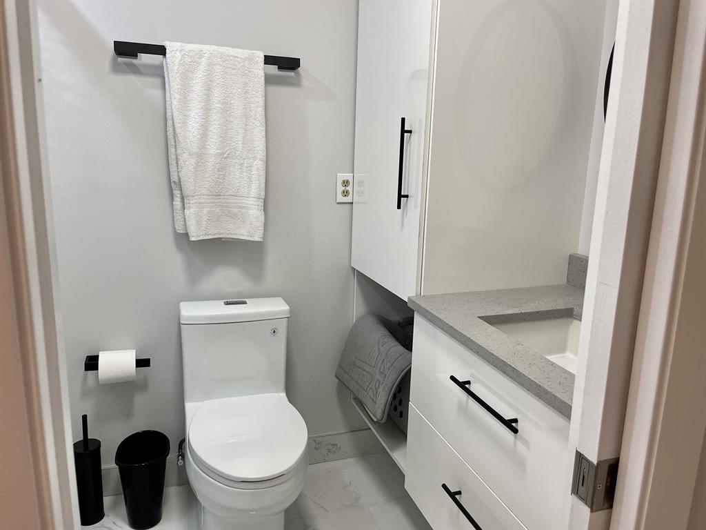 1385 High Point Boulevard W A