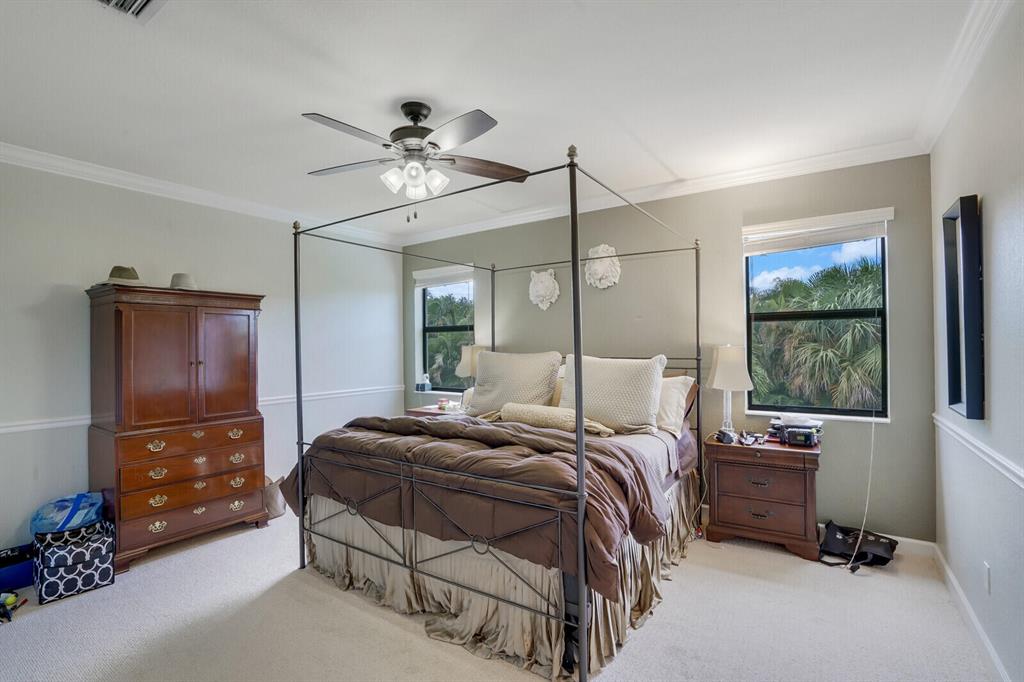 3817 Aspen Leaf Drive