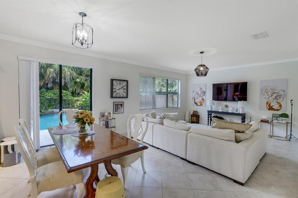 3817 Aspen Leaf Drive