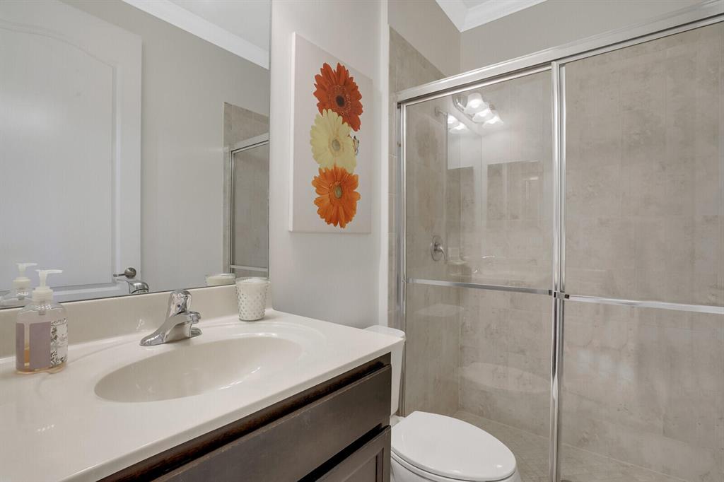 3817 Aspen Leaf Drive