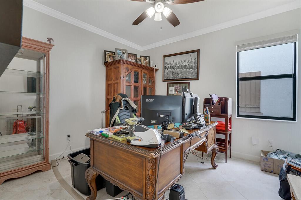 3817 Aspen Leaf Drive