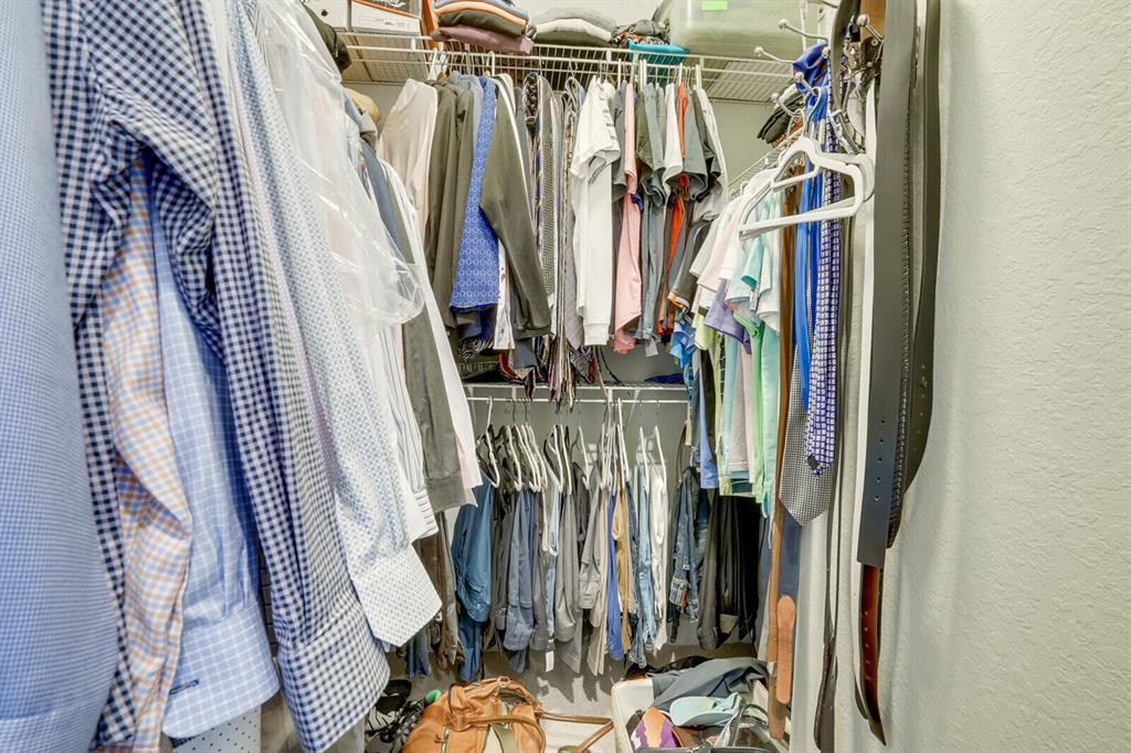 3817 Aspen Leaf Drive