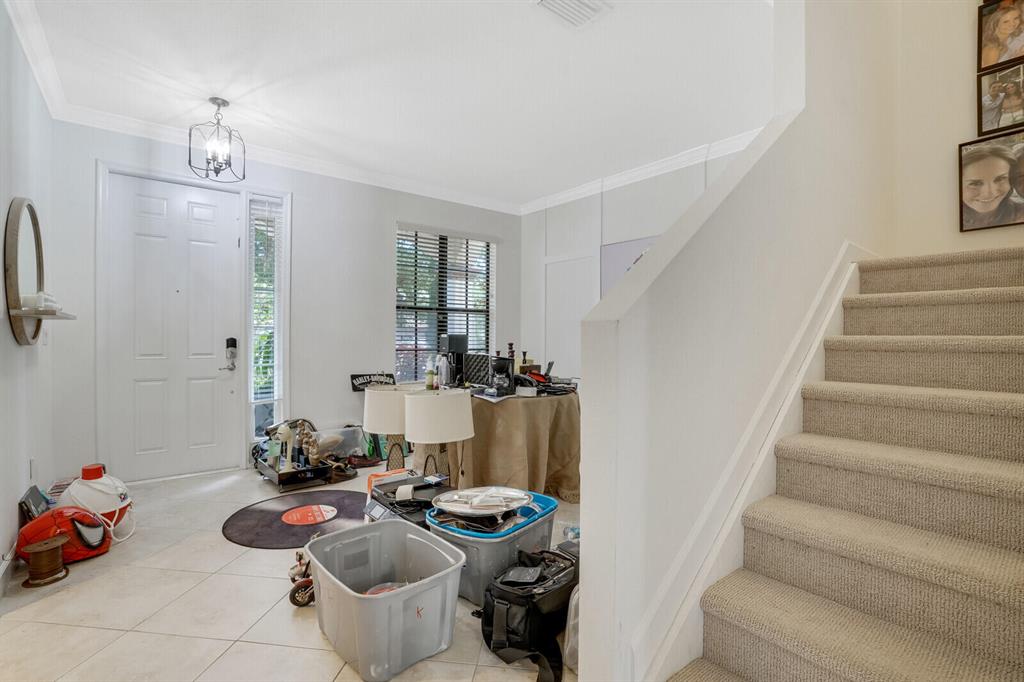 3817 Aspen Leaf Drive