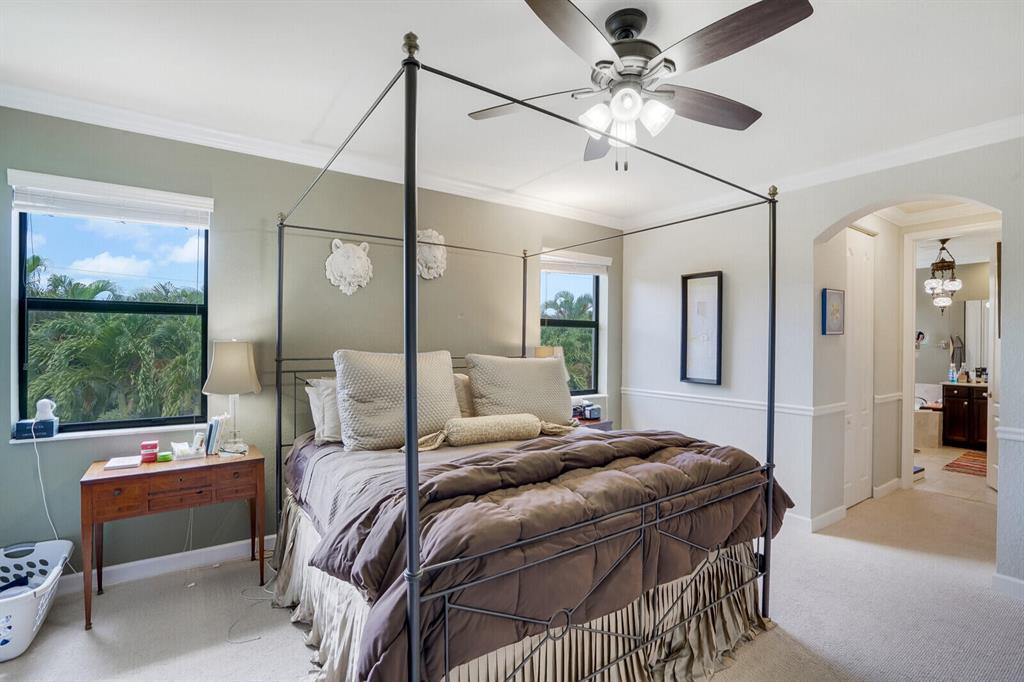 3817 Aspen Leaf Drive