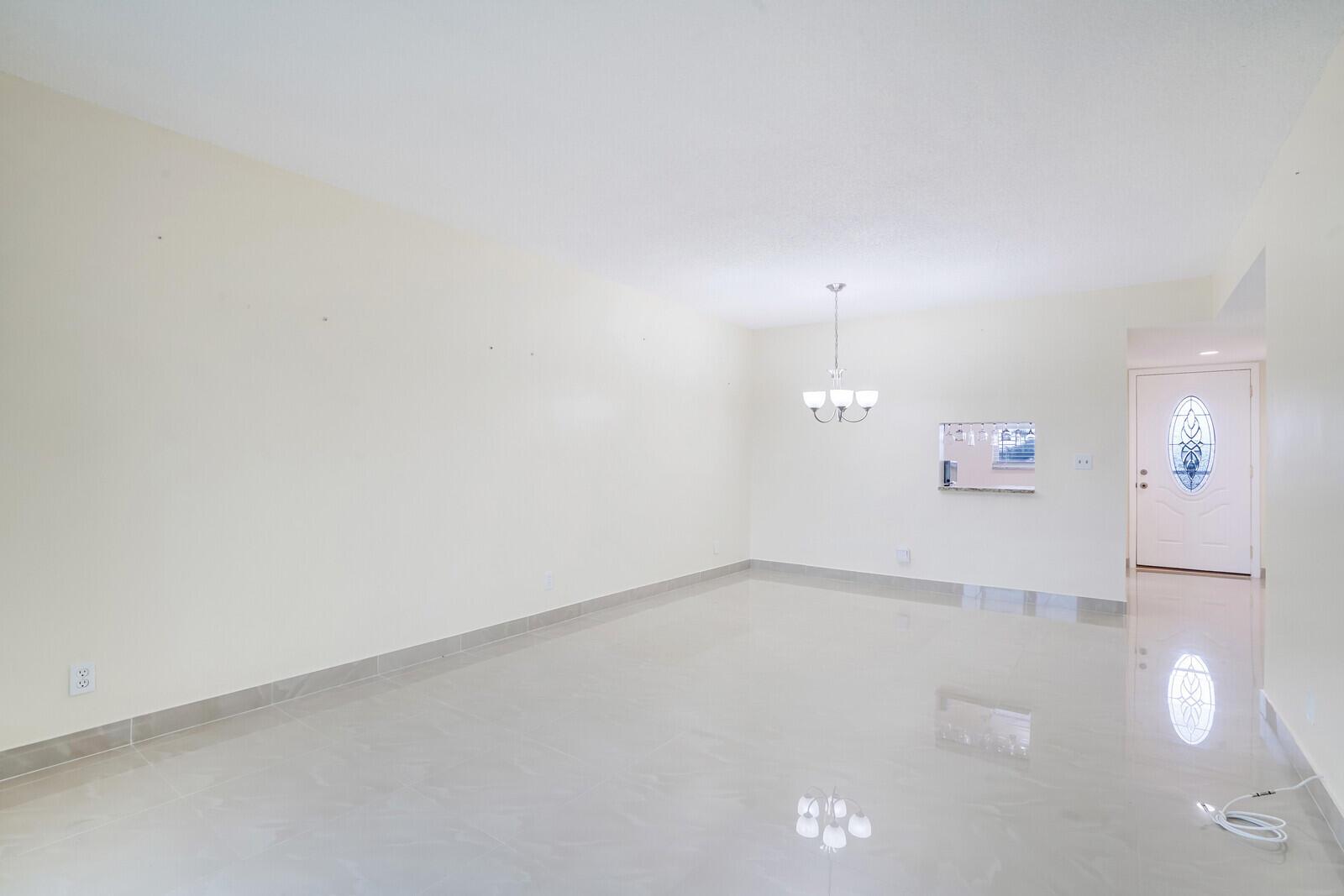 2520 NE 1st Court 405