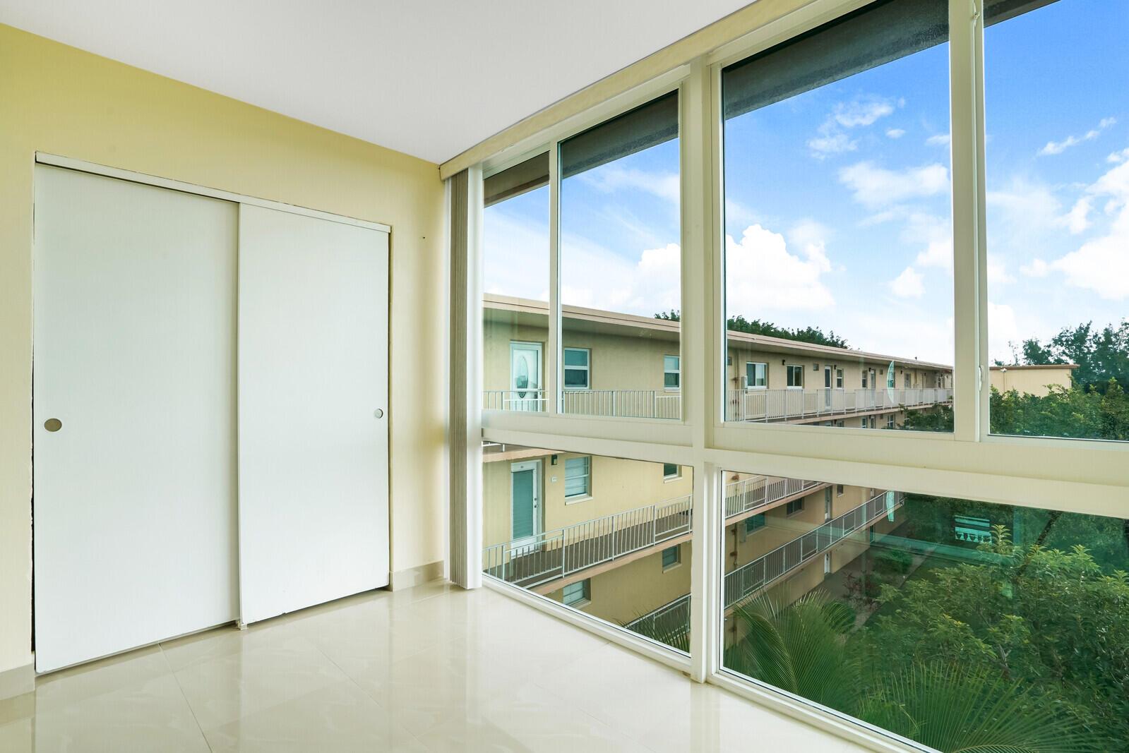 2520 NE 1st Court 405