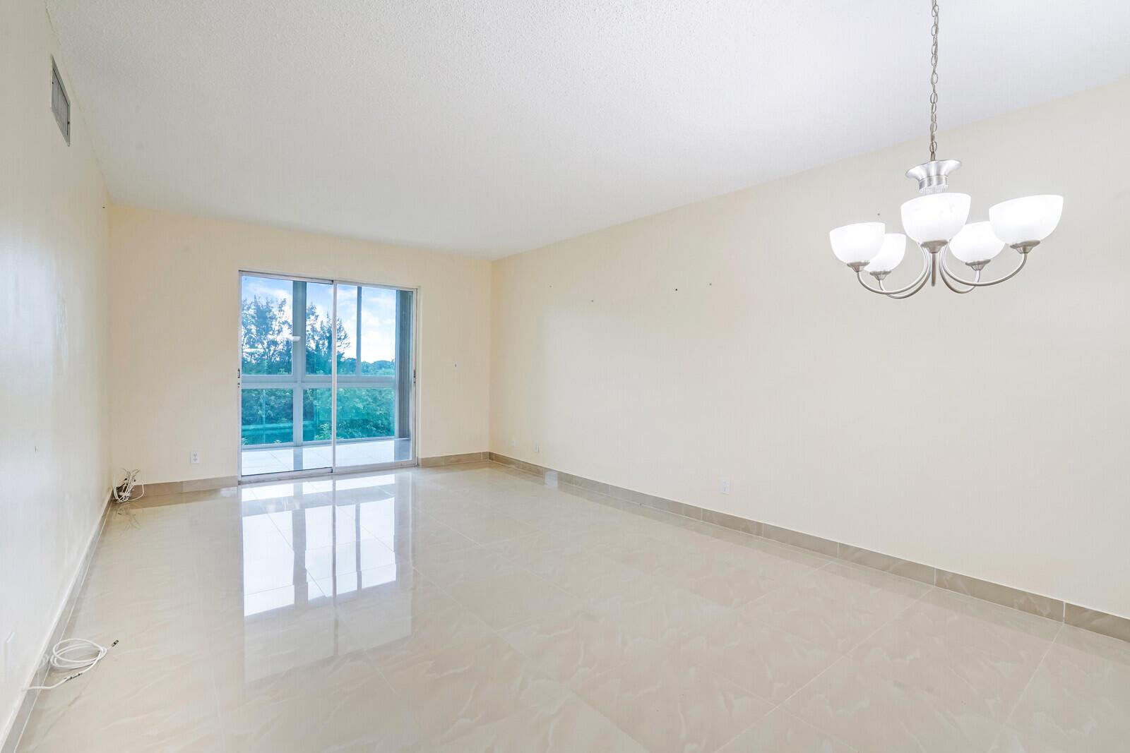 2520 NE 1st Court 405