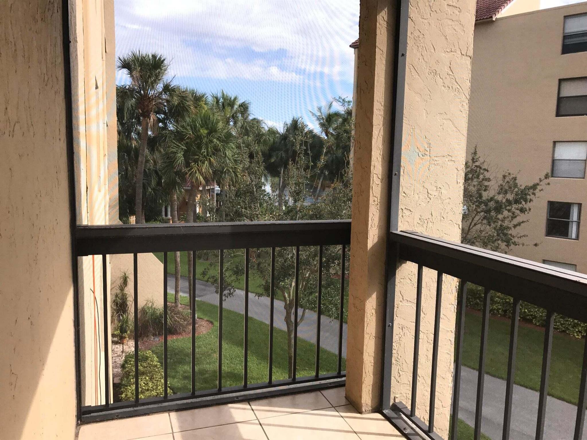 1915 Lavers Circle E311