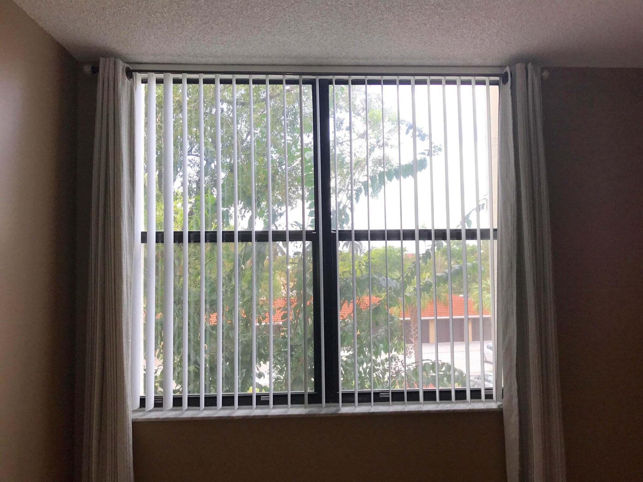 1915 Lavers Circle E311