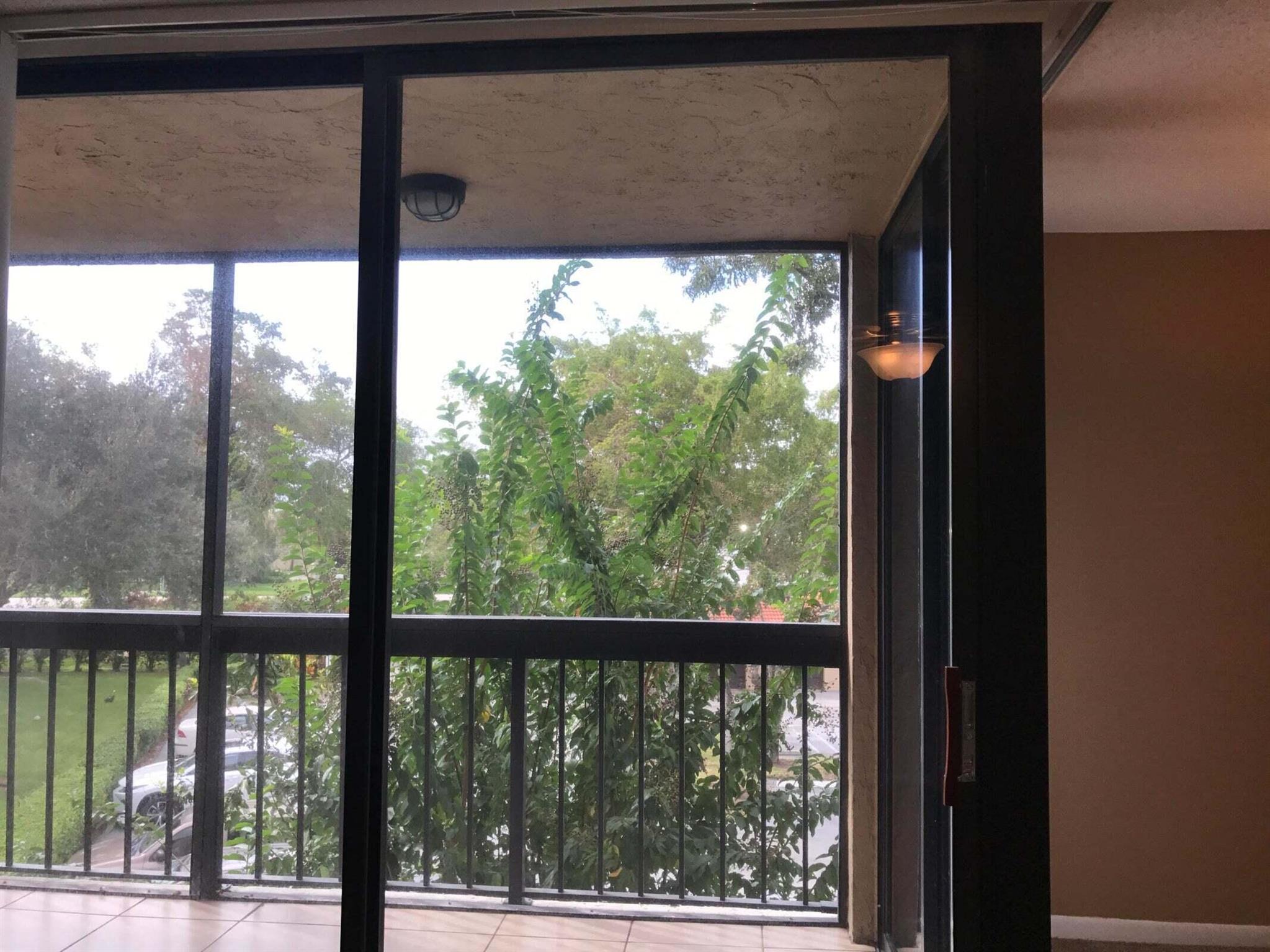 1915 Lavers Circle E311