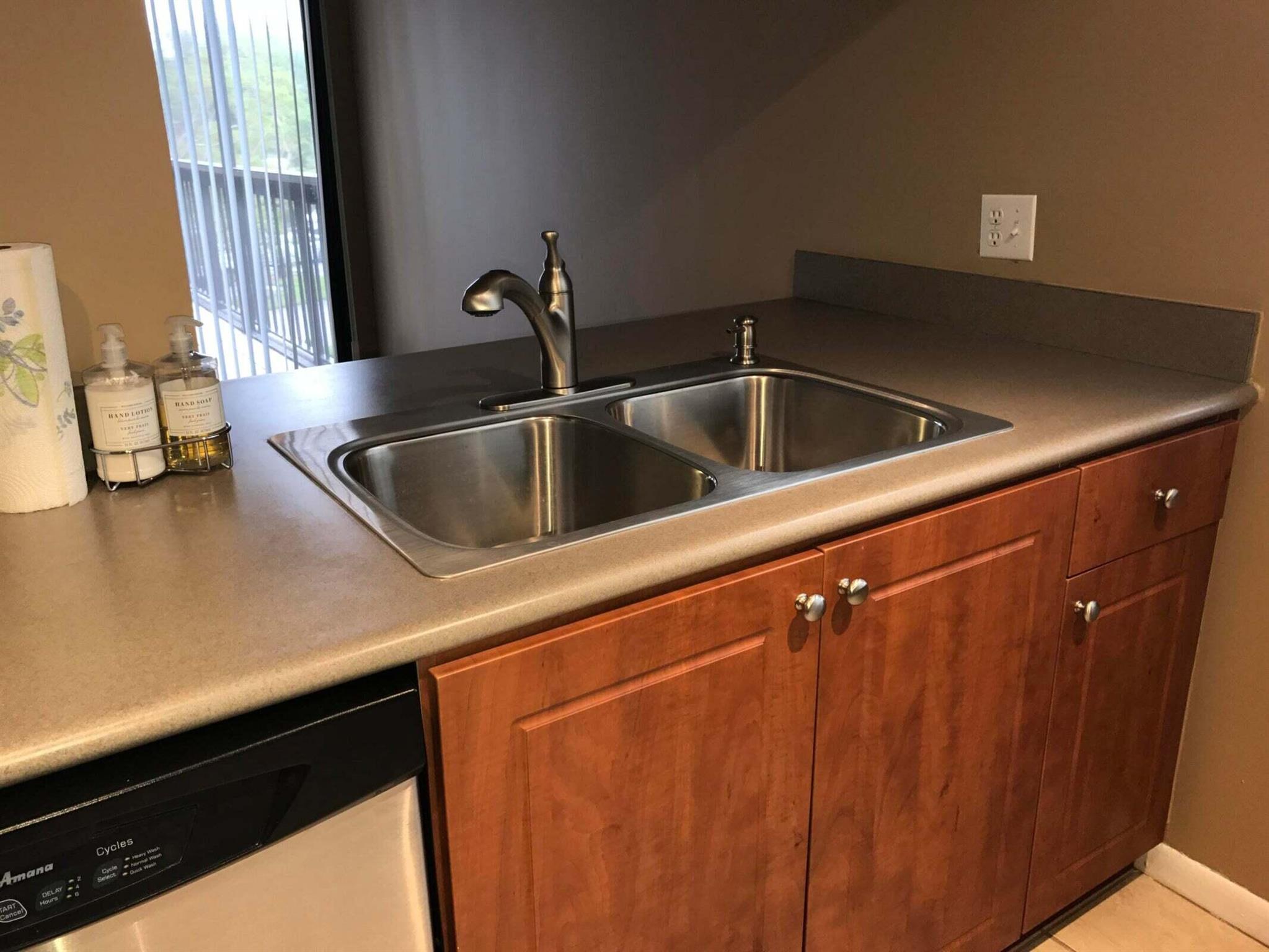 1915 Lavers Circle E311