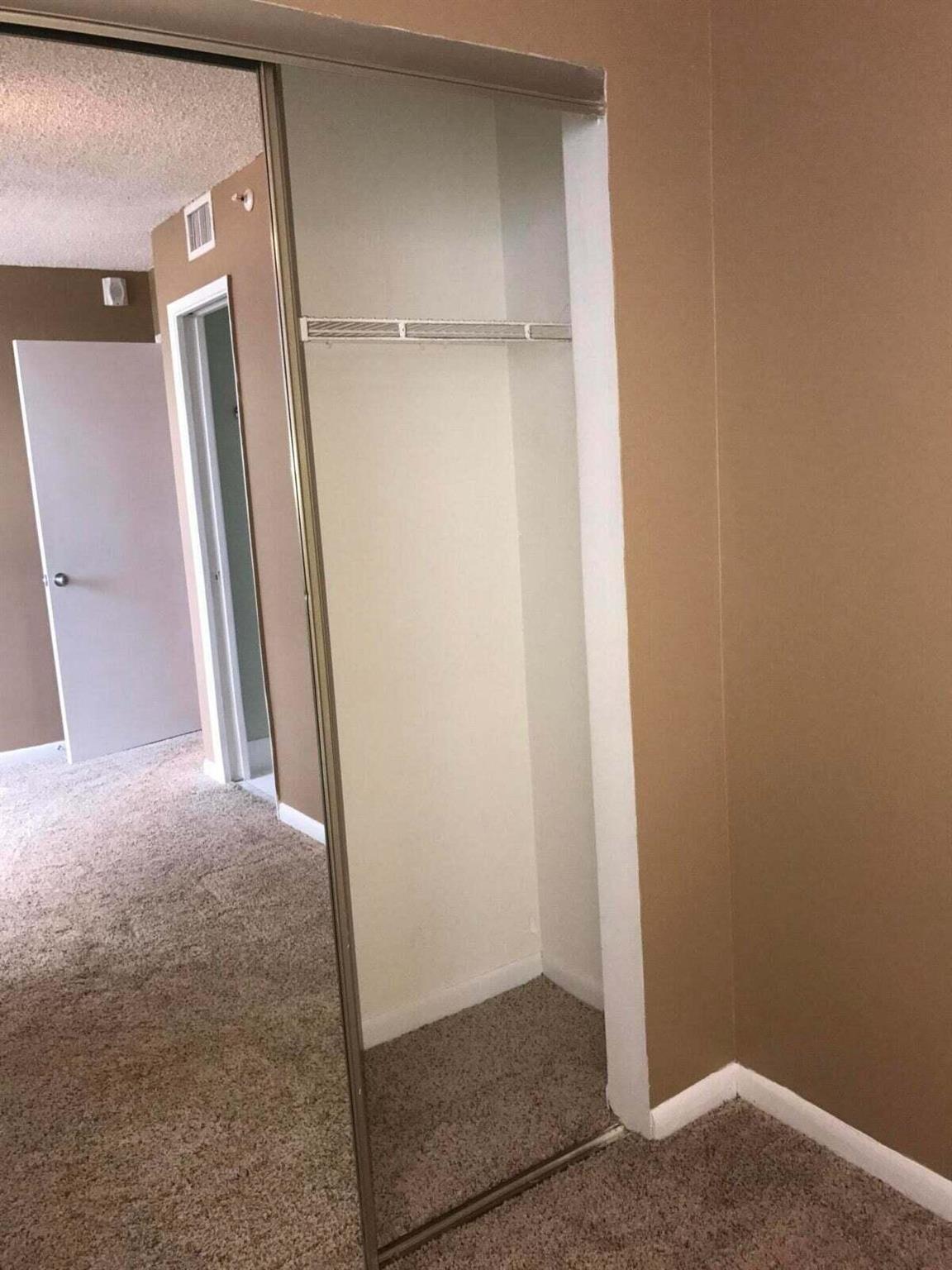 1915 Lavers Circle E311