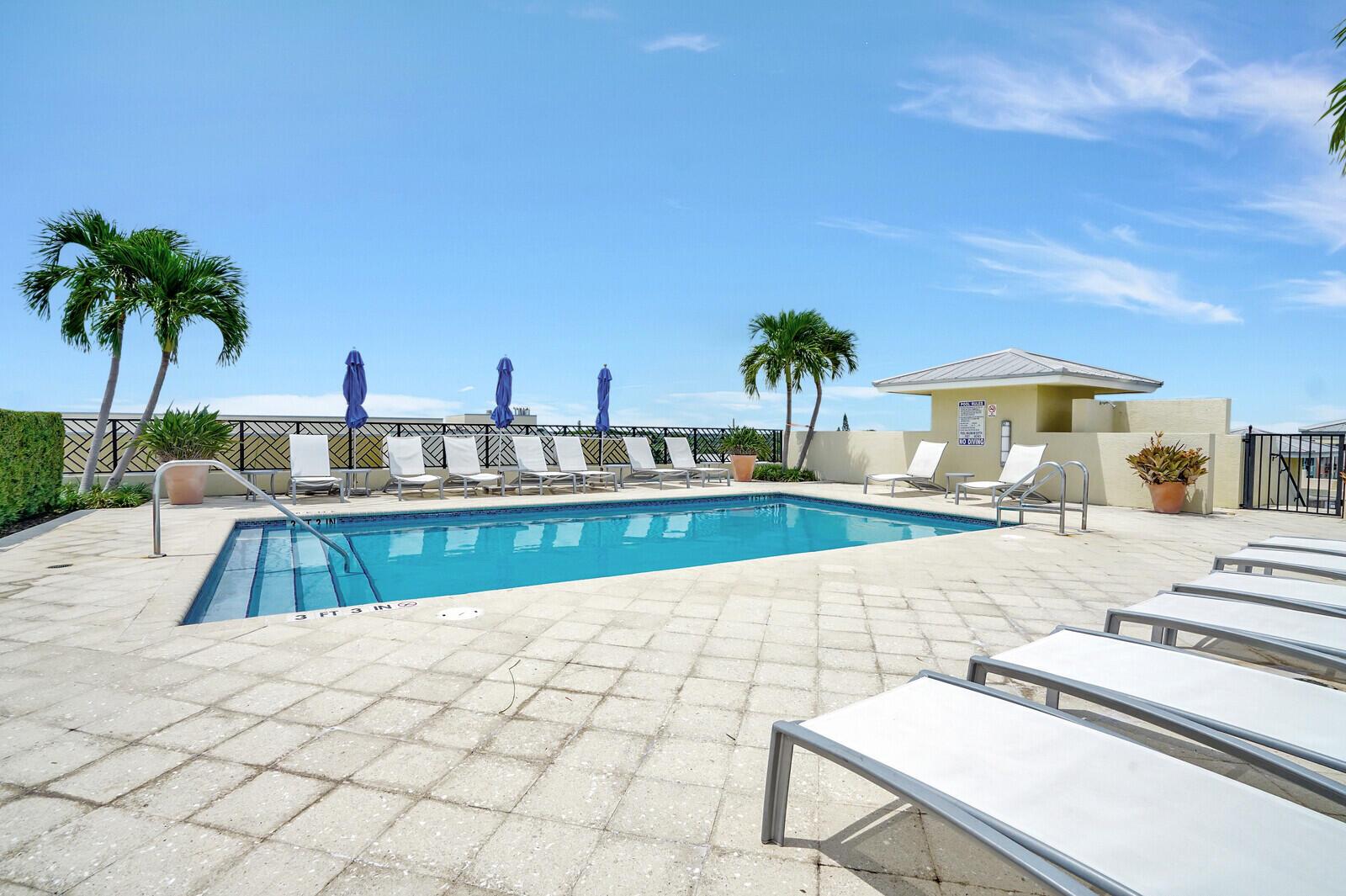 235 NE 1st Street 404