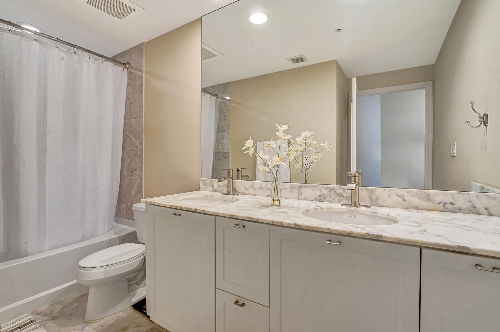 235 NE 1st Street 404