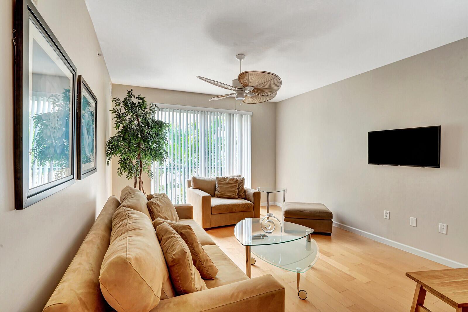 235 NE 1st Street 404