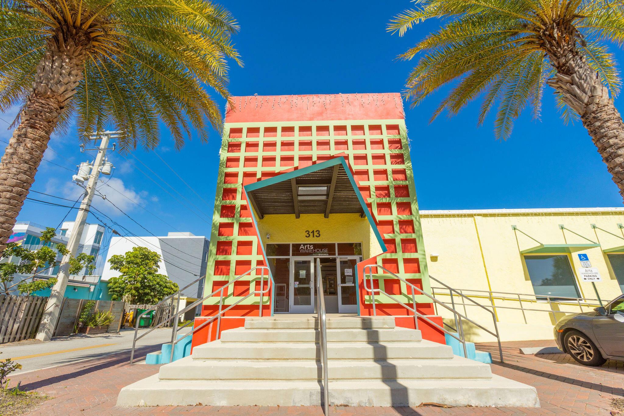 235 NE 1st Street 404