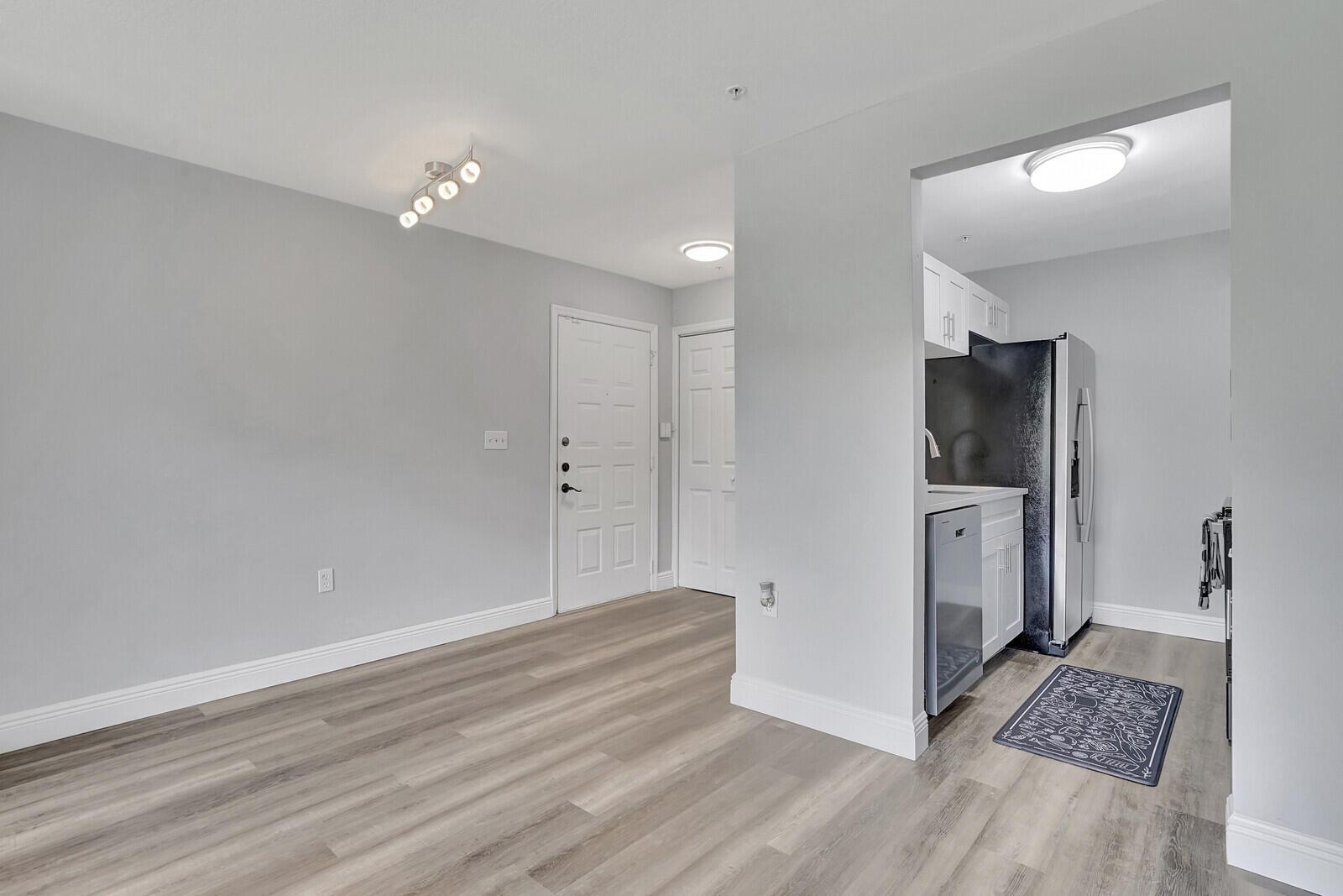 2317 N Congress Avenue 16