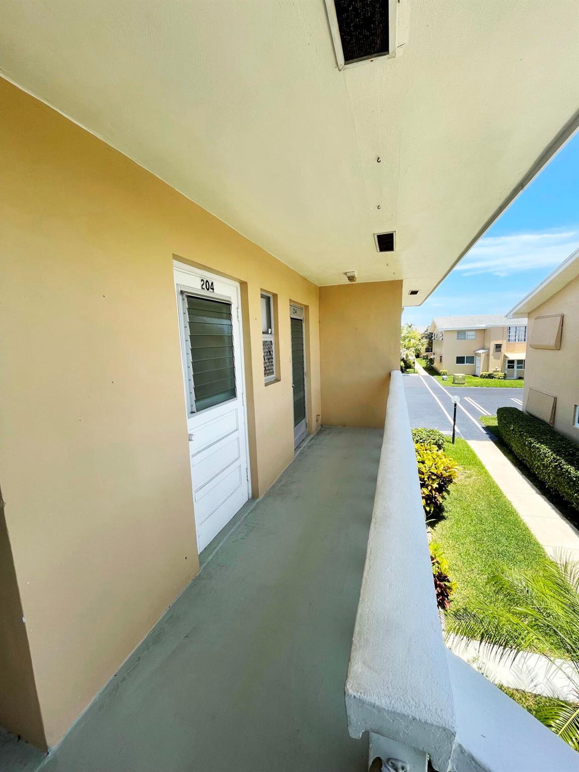 2111 NE 1st Court 204