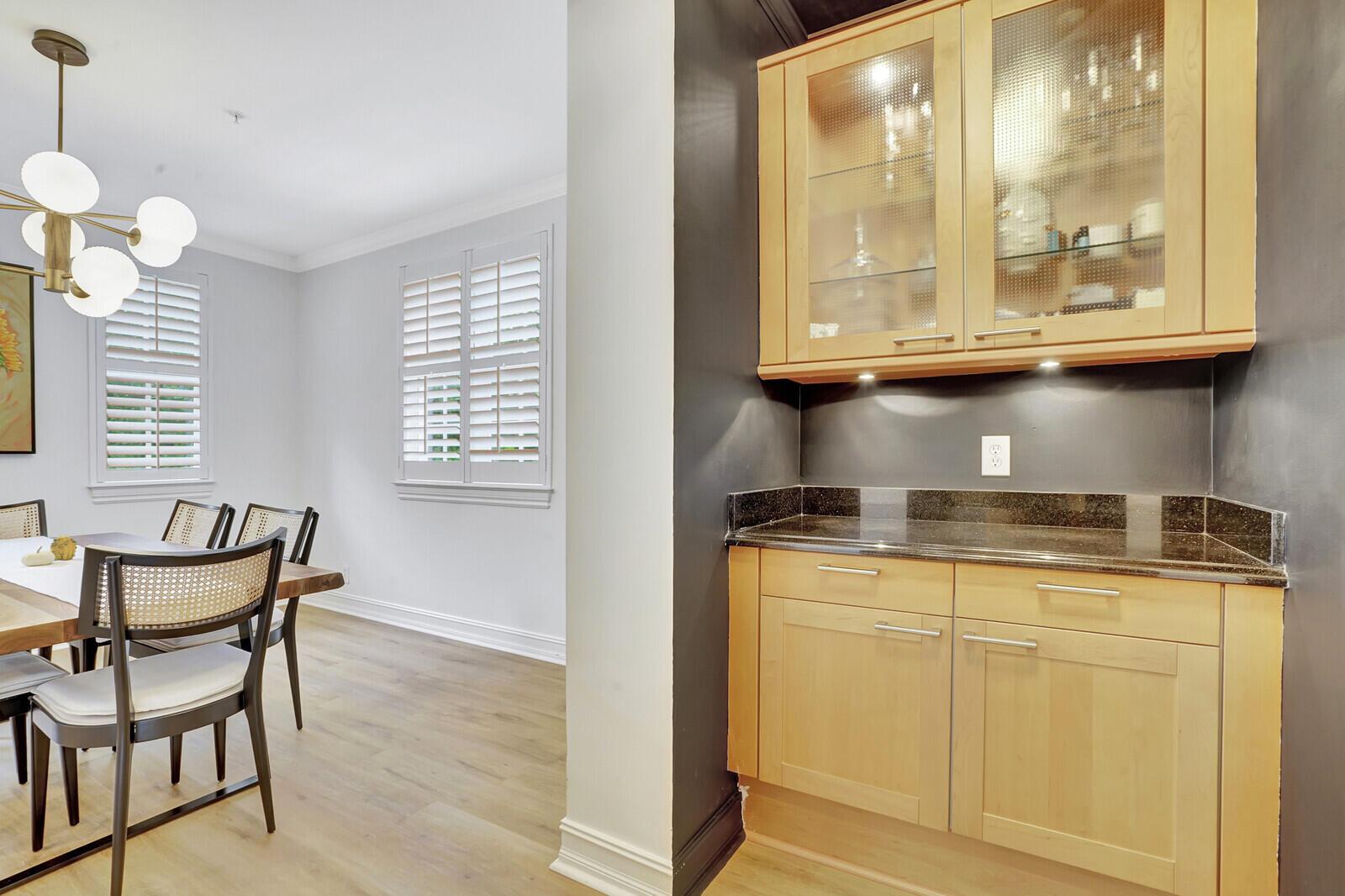 336 W Mallory Circle