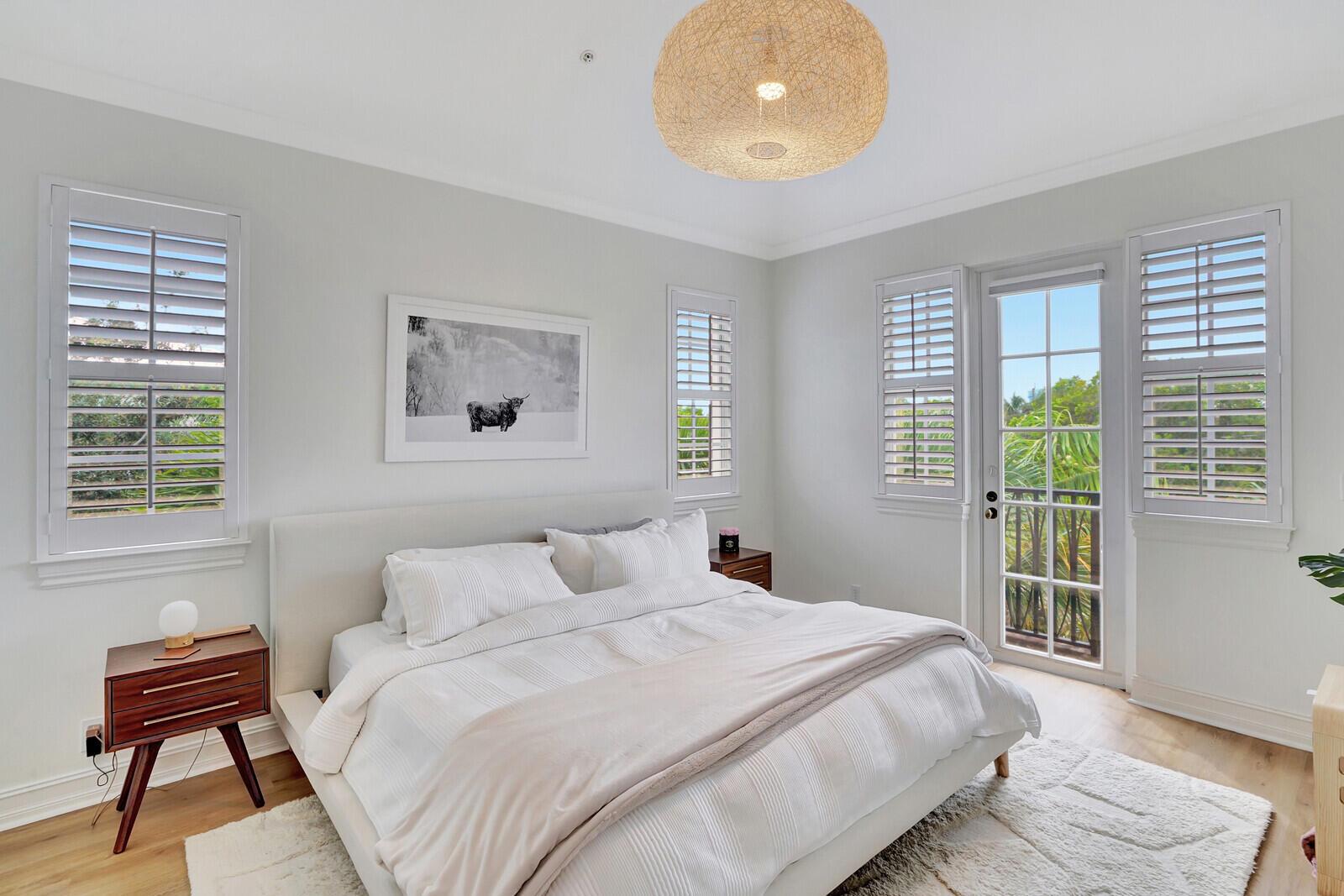 336 W Mallory Circle