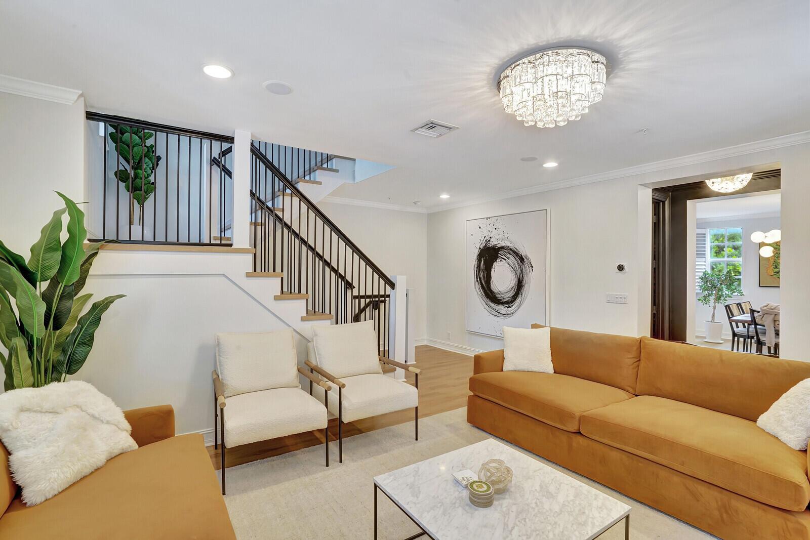 336 W Mallory Circle