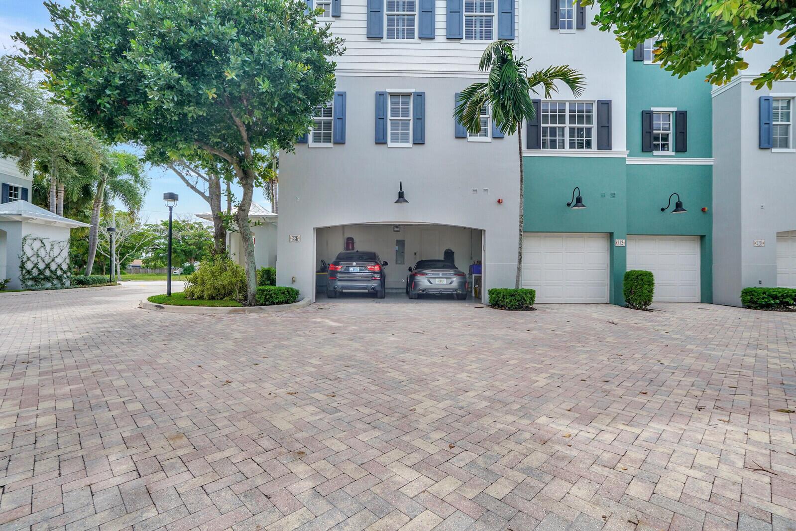 336 W Mallory Circle