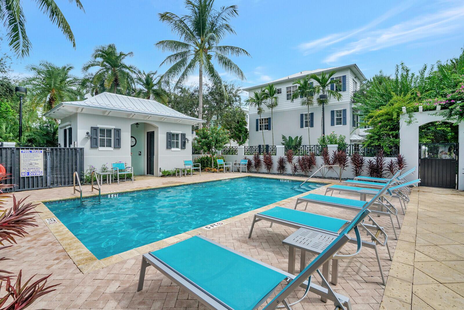 336 W Mallory Circle