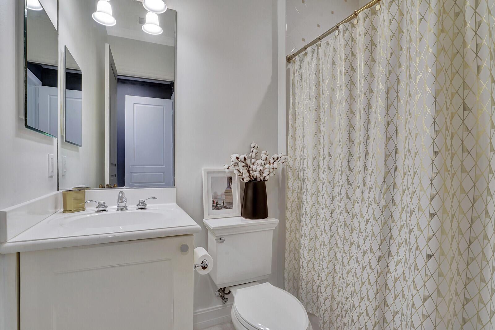 336 W Mallory Circle