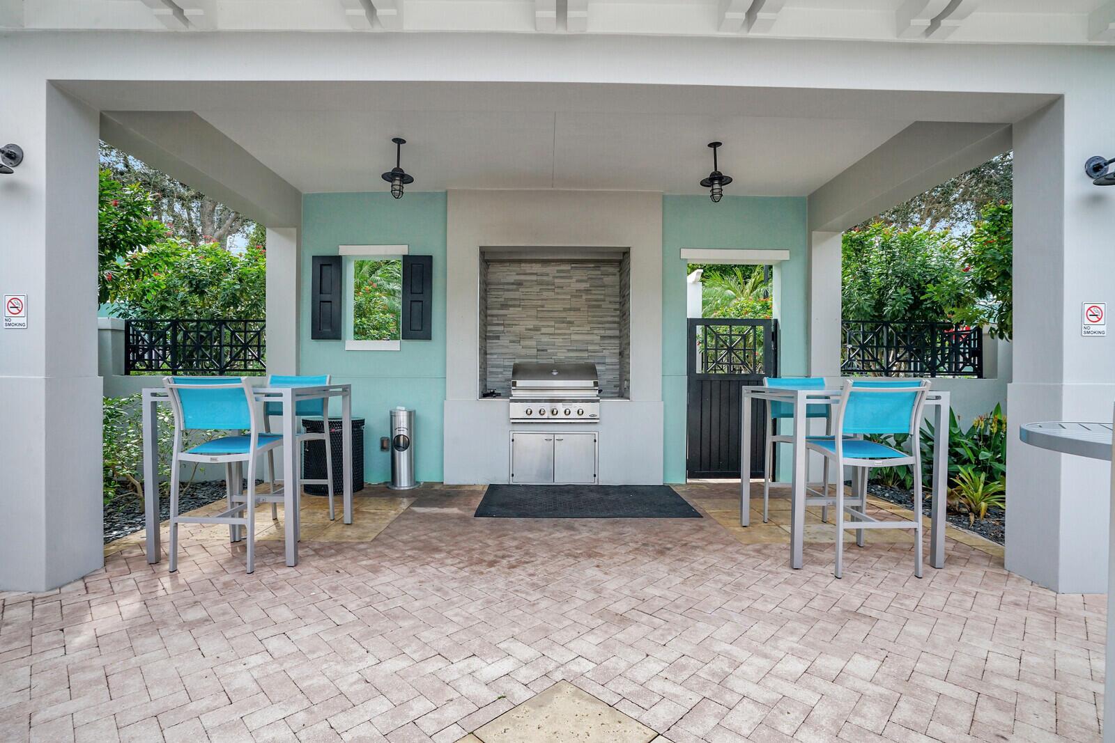 336 W Mallory Circle