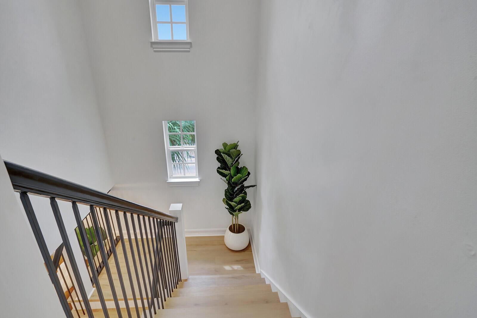 336 W Mallory Circle