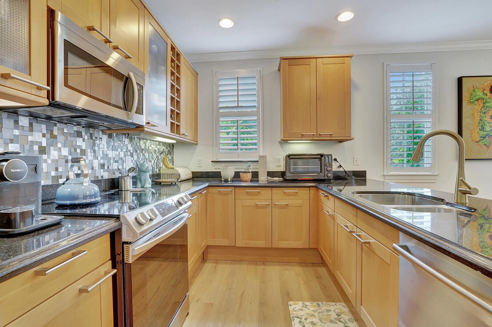 336 W Mallory Circle