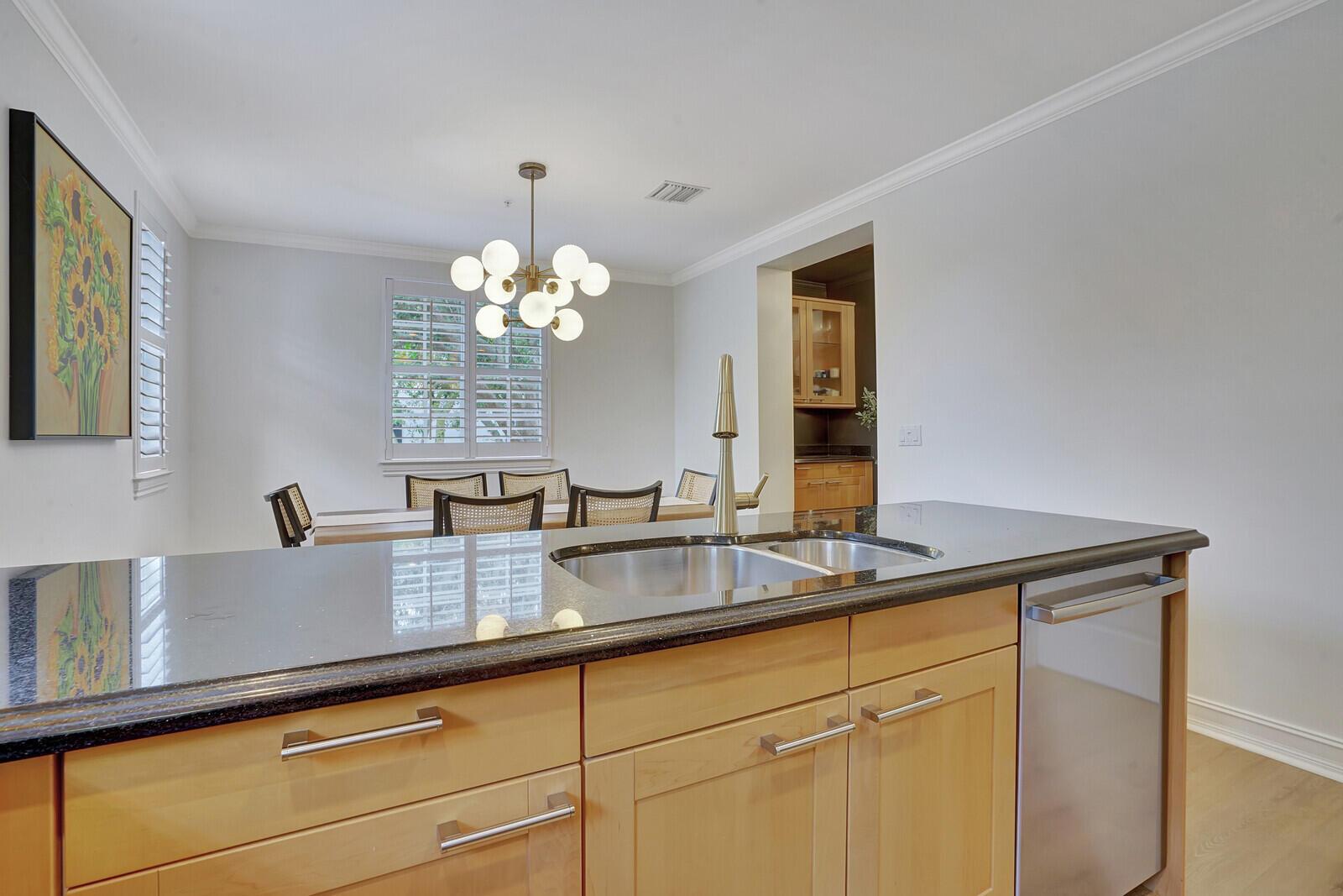 336 W Mallory Circle