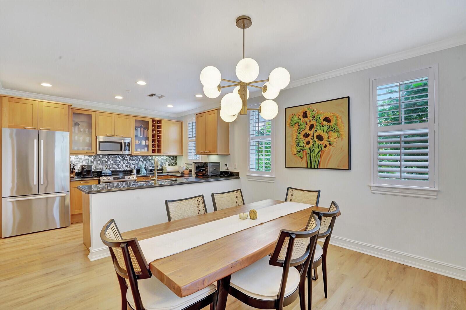336 W Mallory Circle