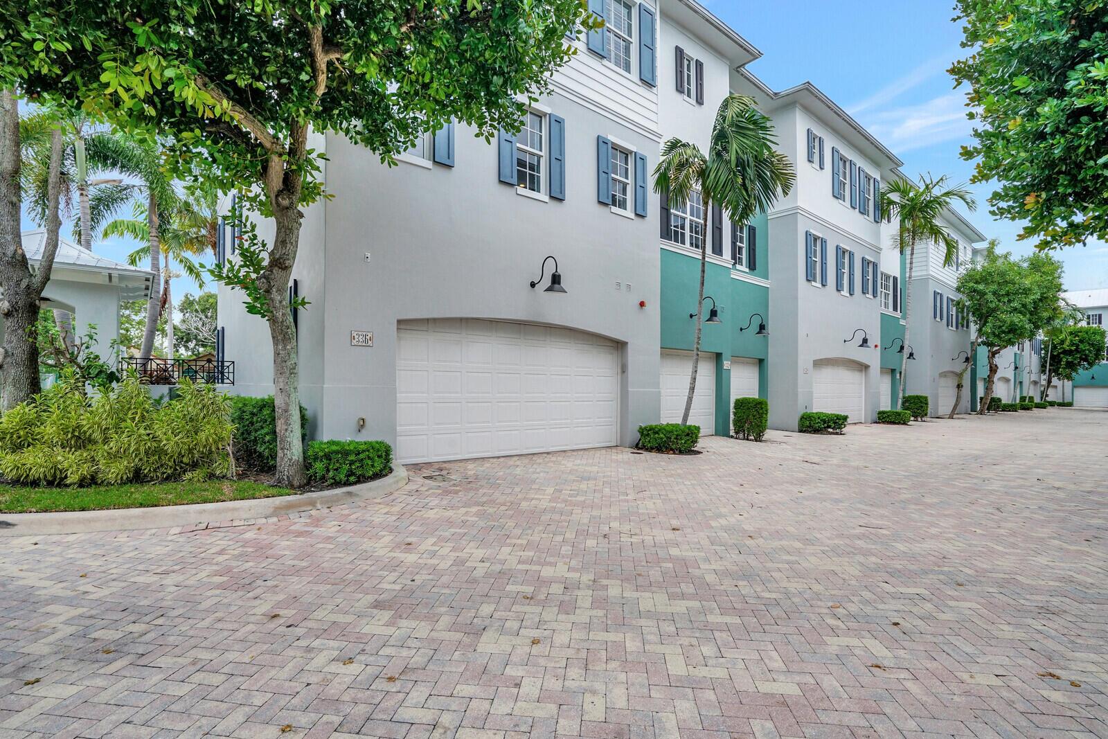 336 W Mallory Circle