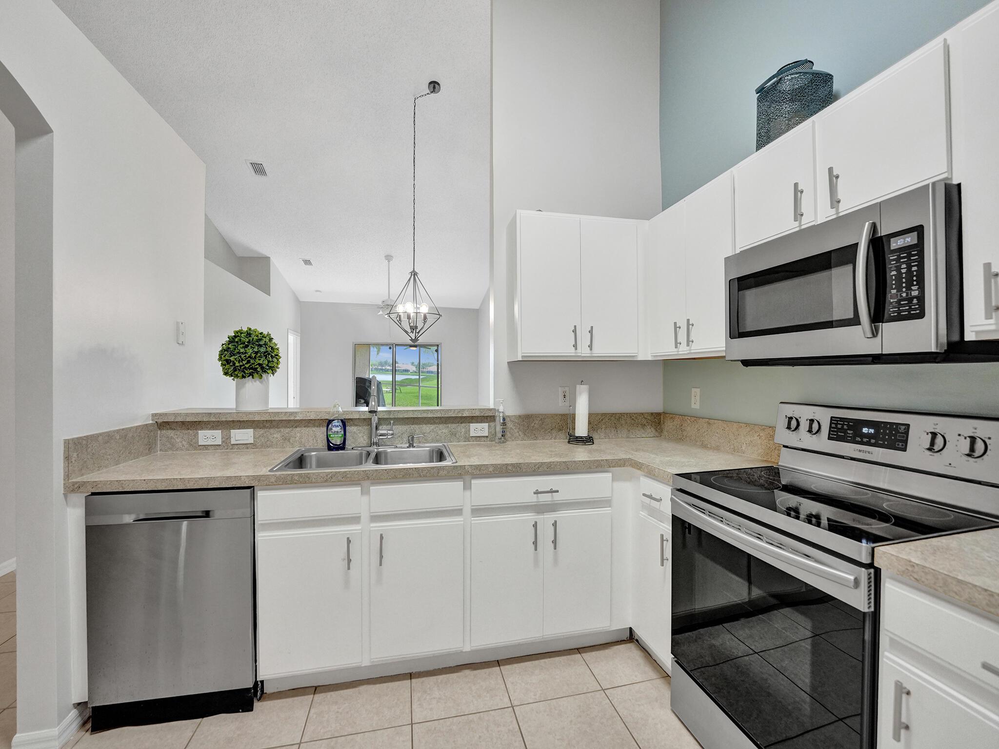 8527 Logia Circle Circle