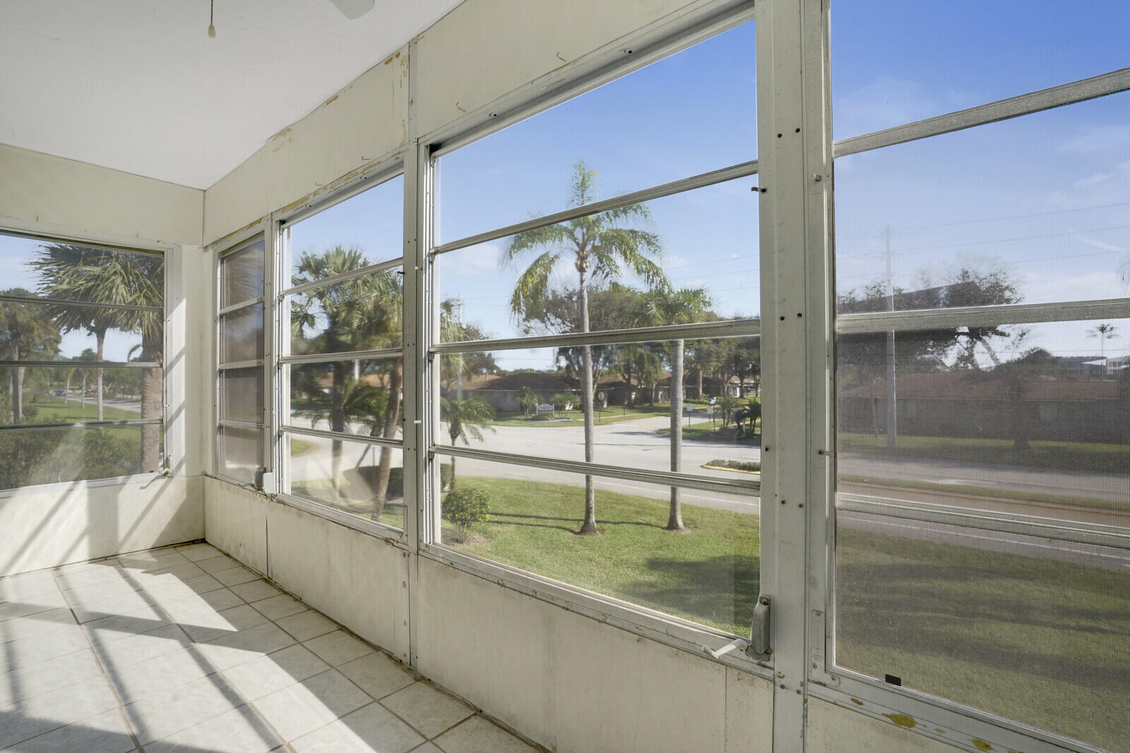 6 Abbey Lane 201
