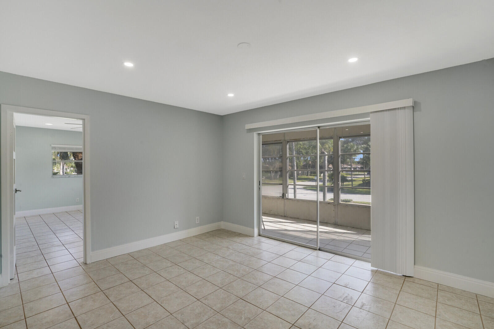 6 Abbey Lane 201