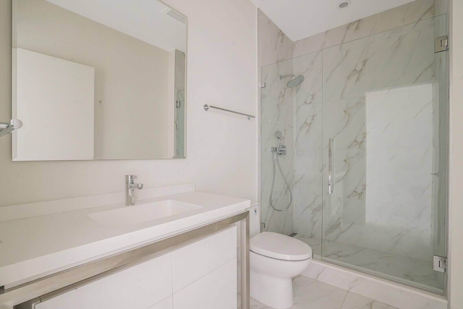 2000 Metropica Way 604