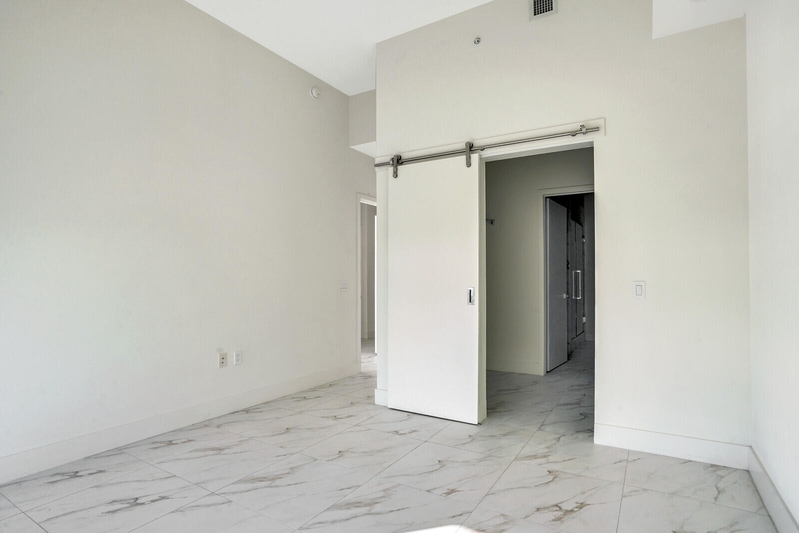 2000 Metropica Way 604