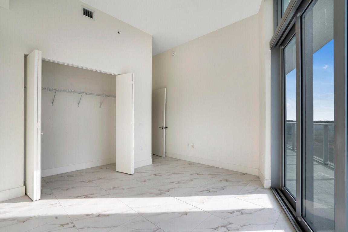 2000 Metropica Way 604