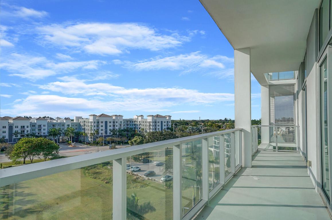 2000 Metropica Way 604