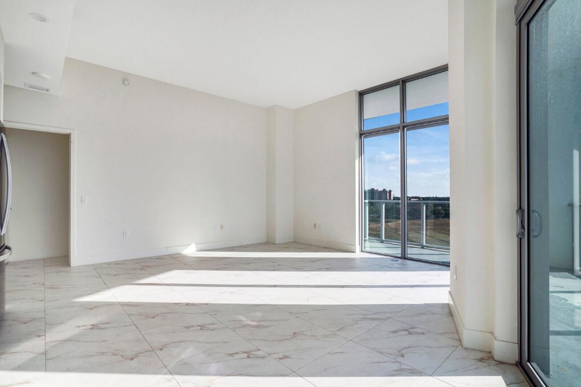 2000 Metropica Way 604