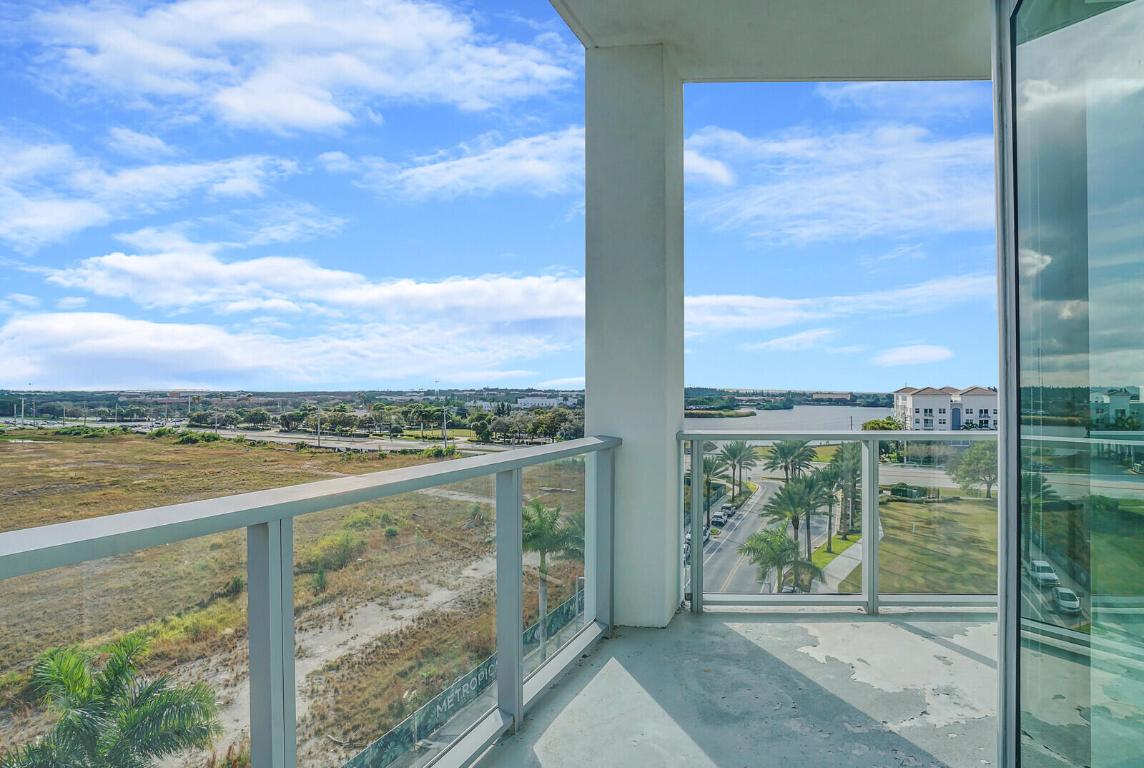 2000 Metropica Way 604