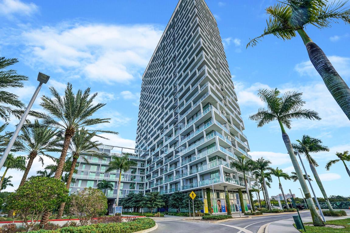 2000 Metropica Way 604