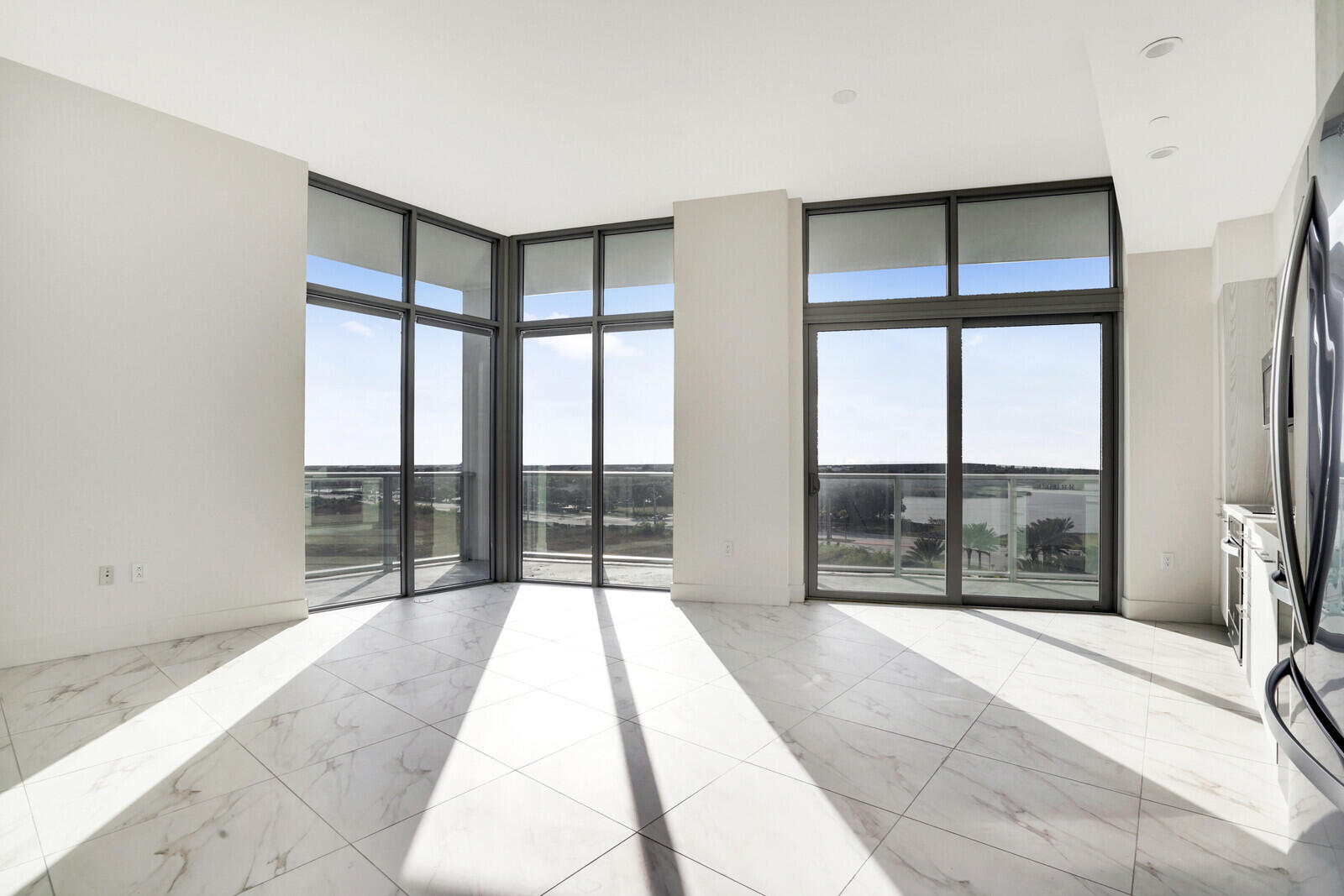 2000 Metropica Way 604